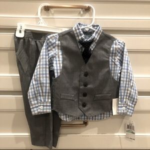 BNWT Nautica 4 Piece Suit, size 18m; shirts, pants, vest, and tie set